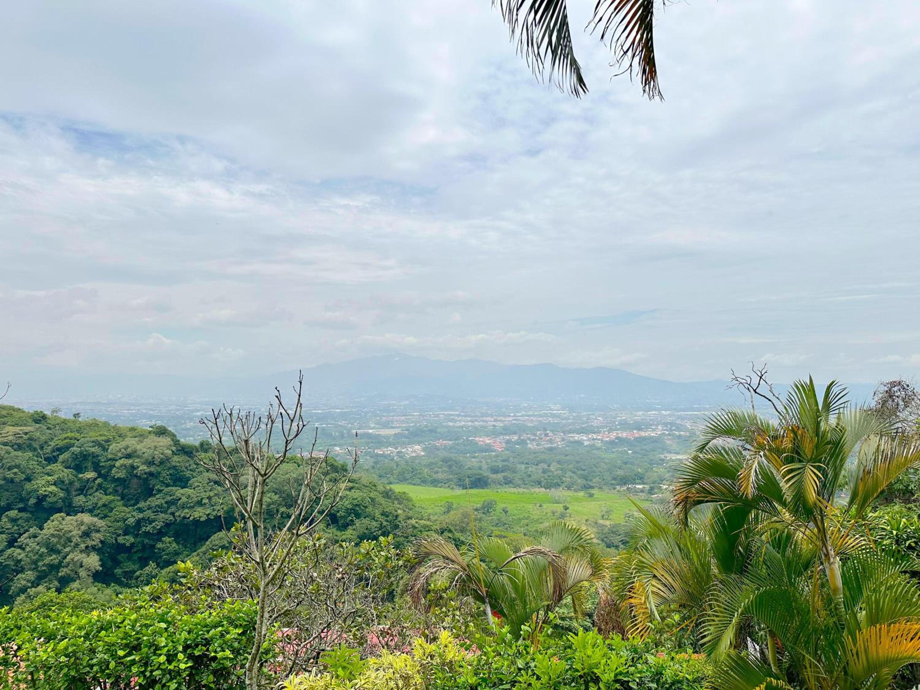 Harmony Views Pilas