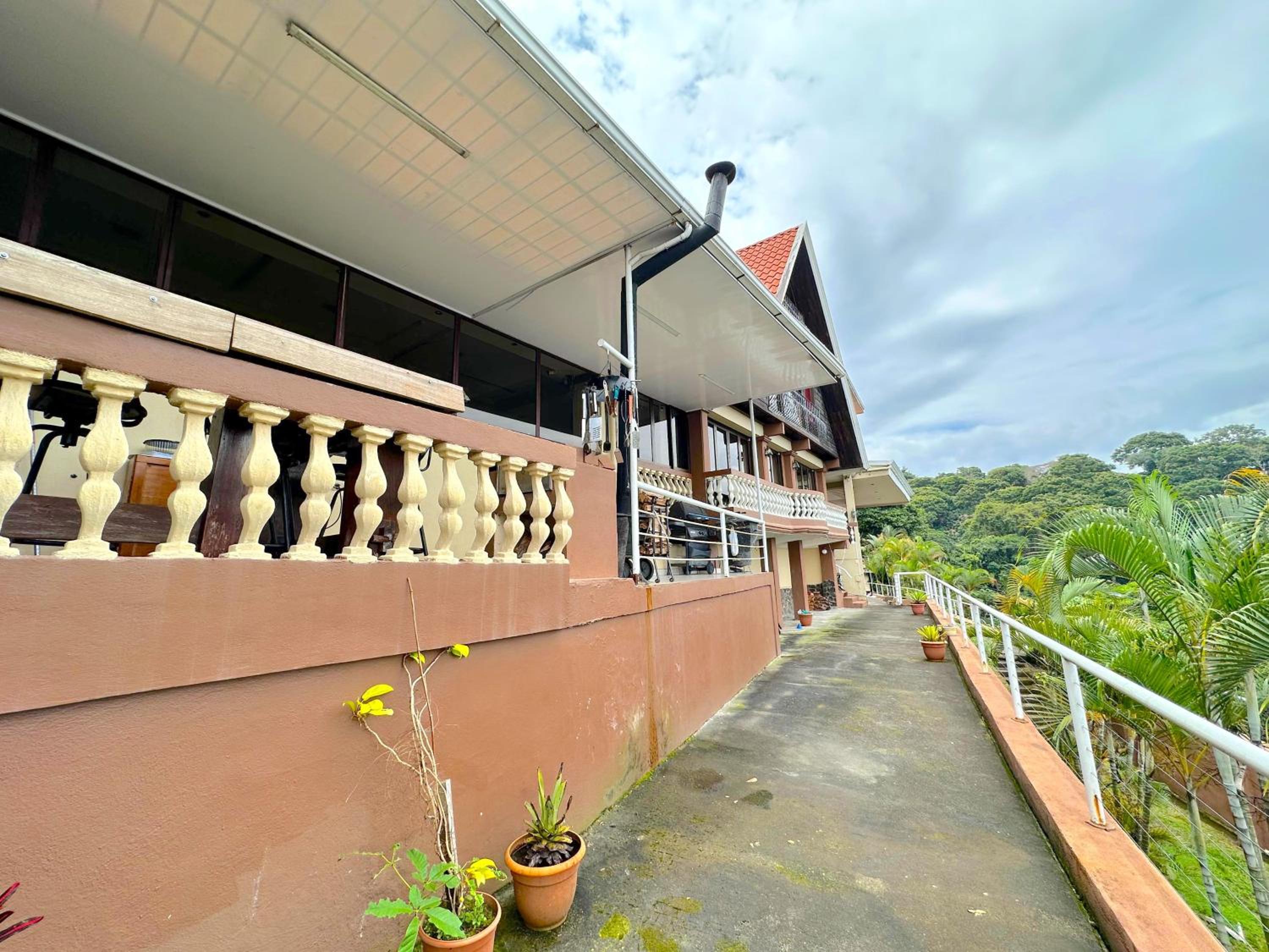 Harmony Views Pilas