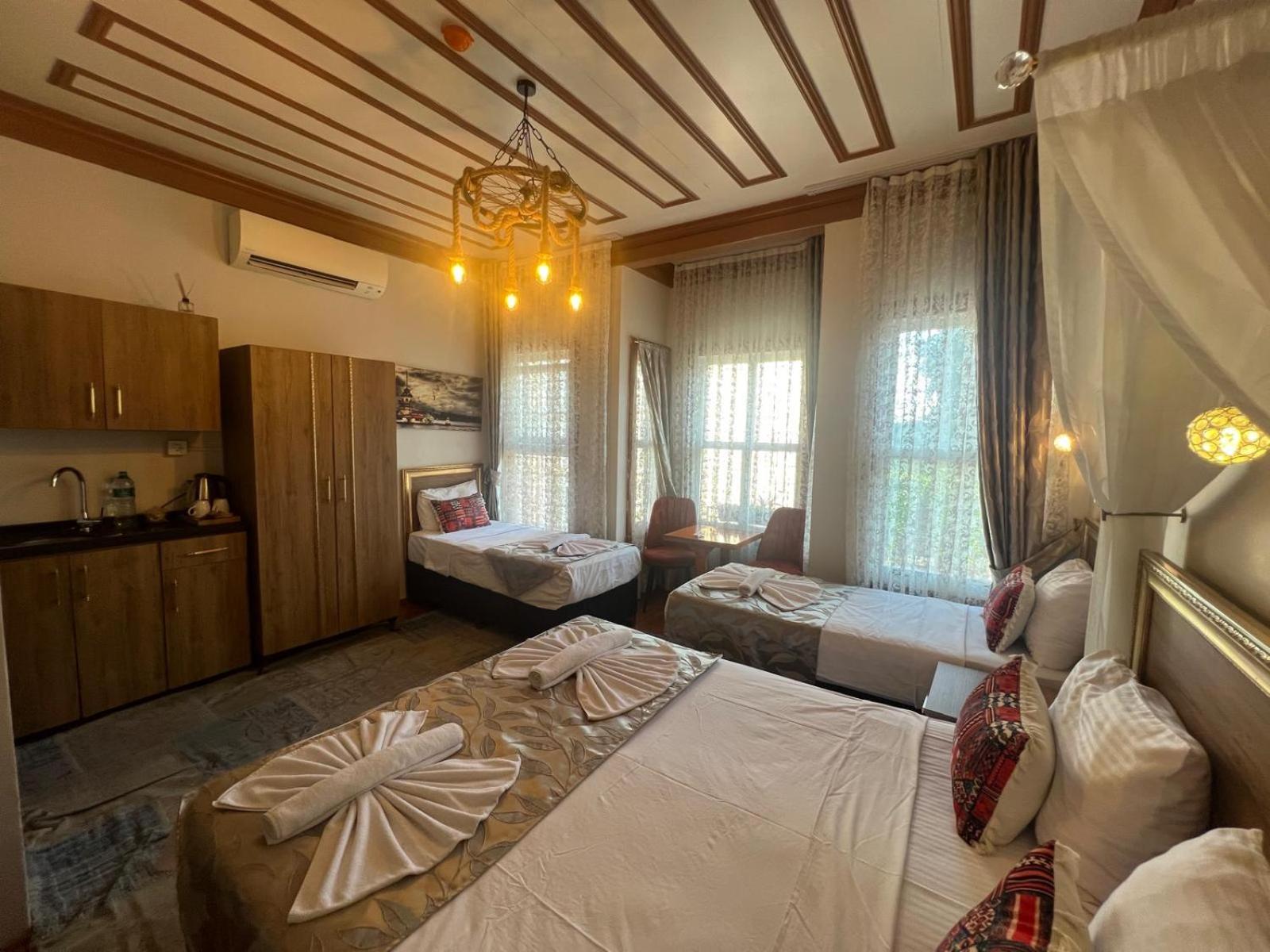 April Hotel - Image 7