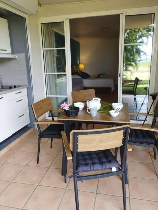 Studio Le Jacana dans une résidence de vacances avec piscine view 3