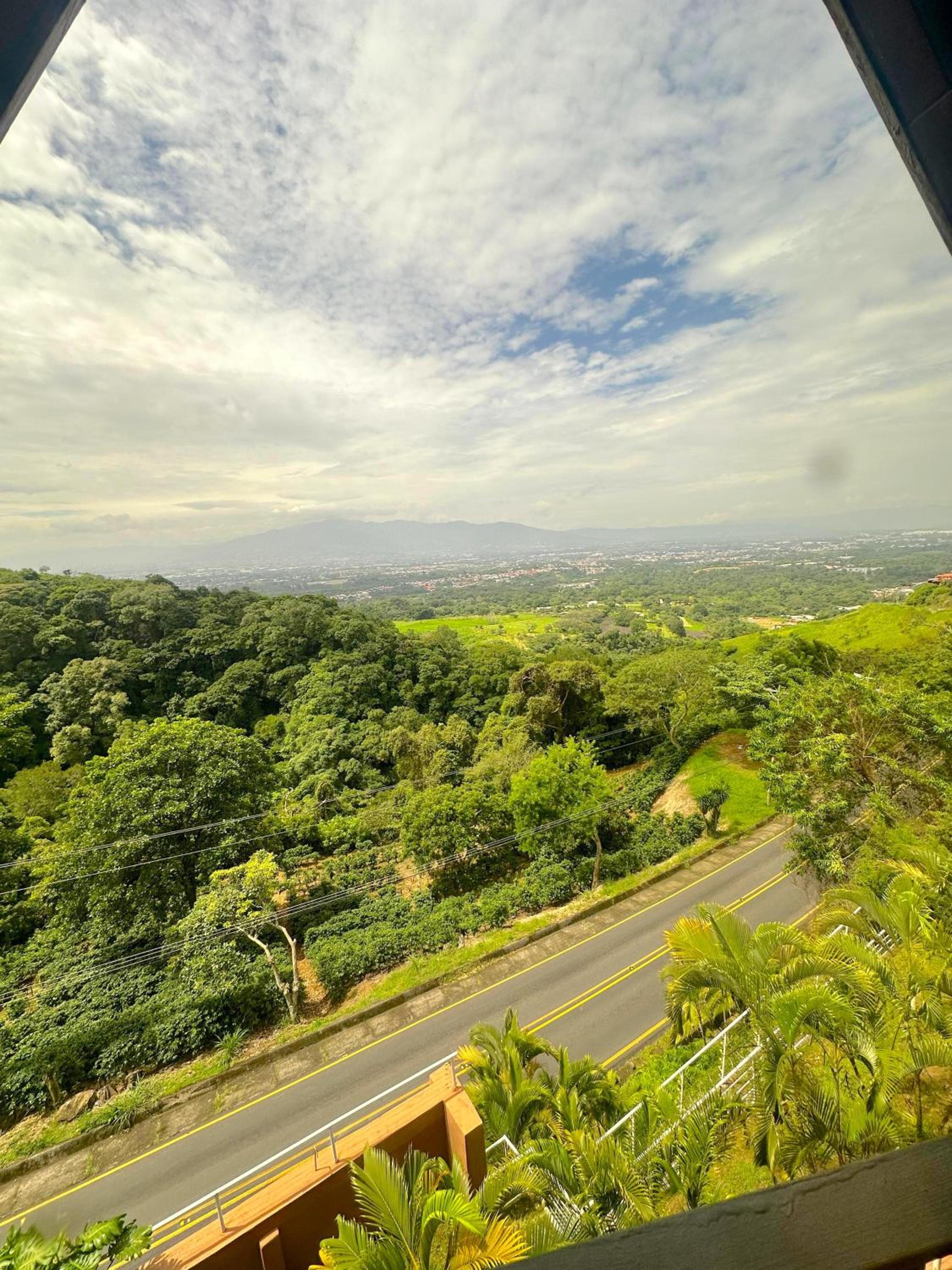 Harmony Views Pilas