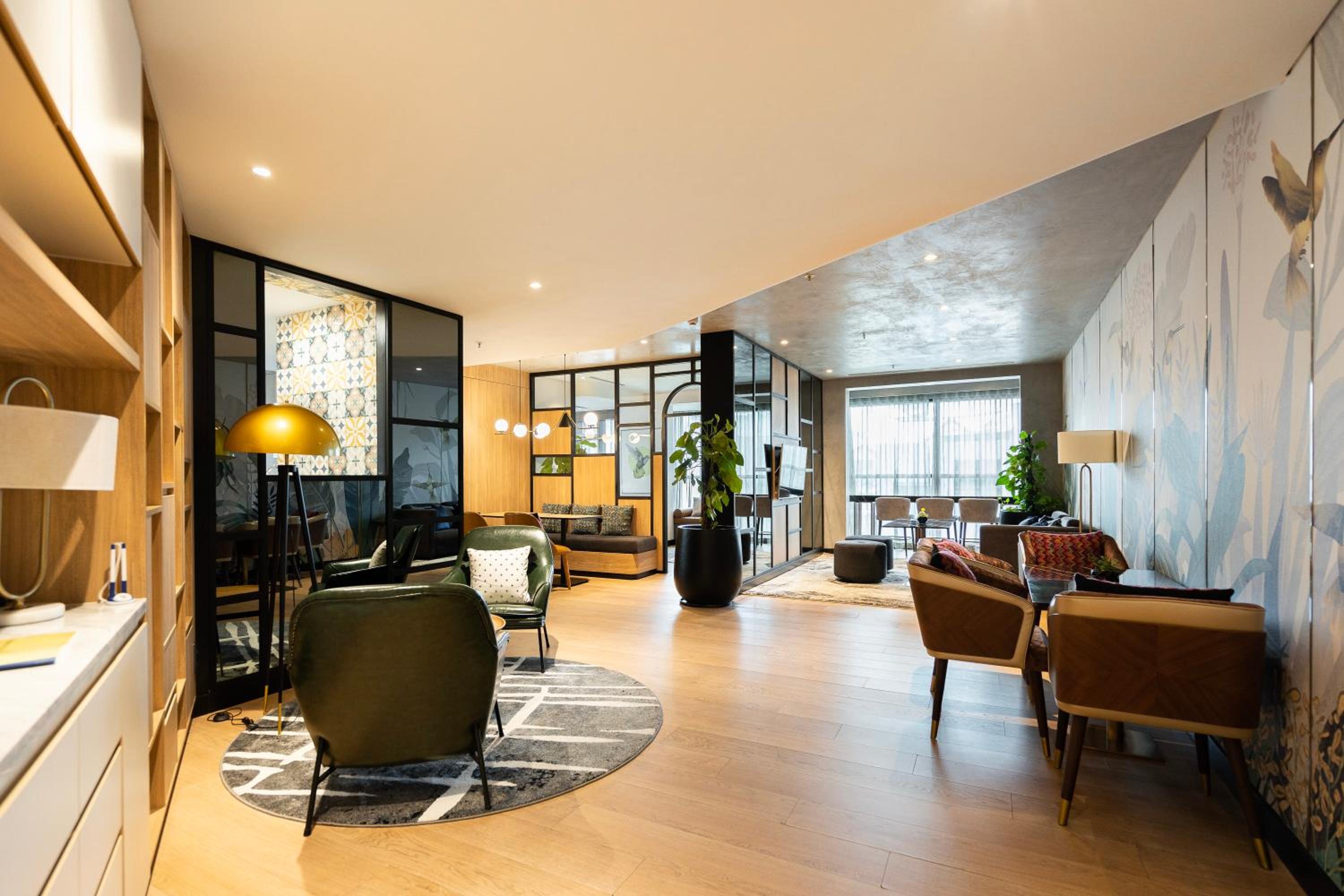 Modern District 1 2BR&3BR D1&Zenity apartment OUTDOOR Jacuzzi Pool