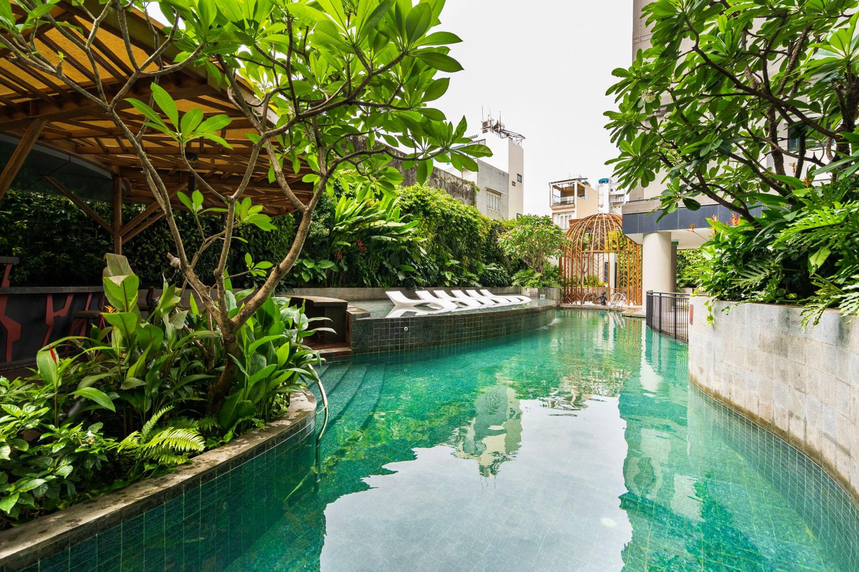 Modern District 1 2BR&3BR D1&Zenity apartment OUTDOOR Jacuzzi Pool