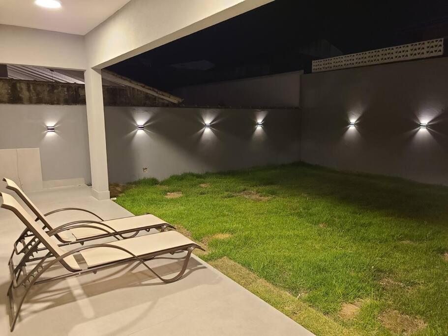 Linda casa a 200m da Praia do Capricórnio