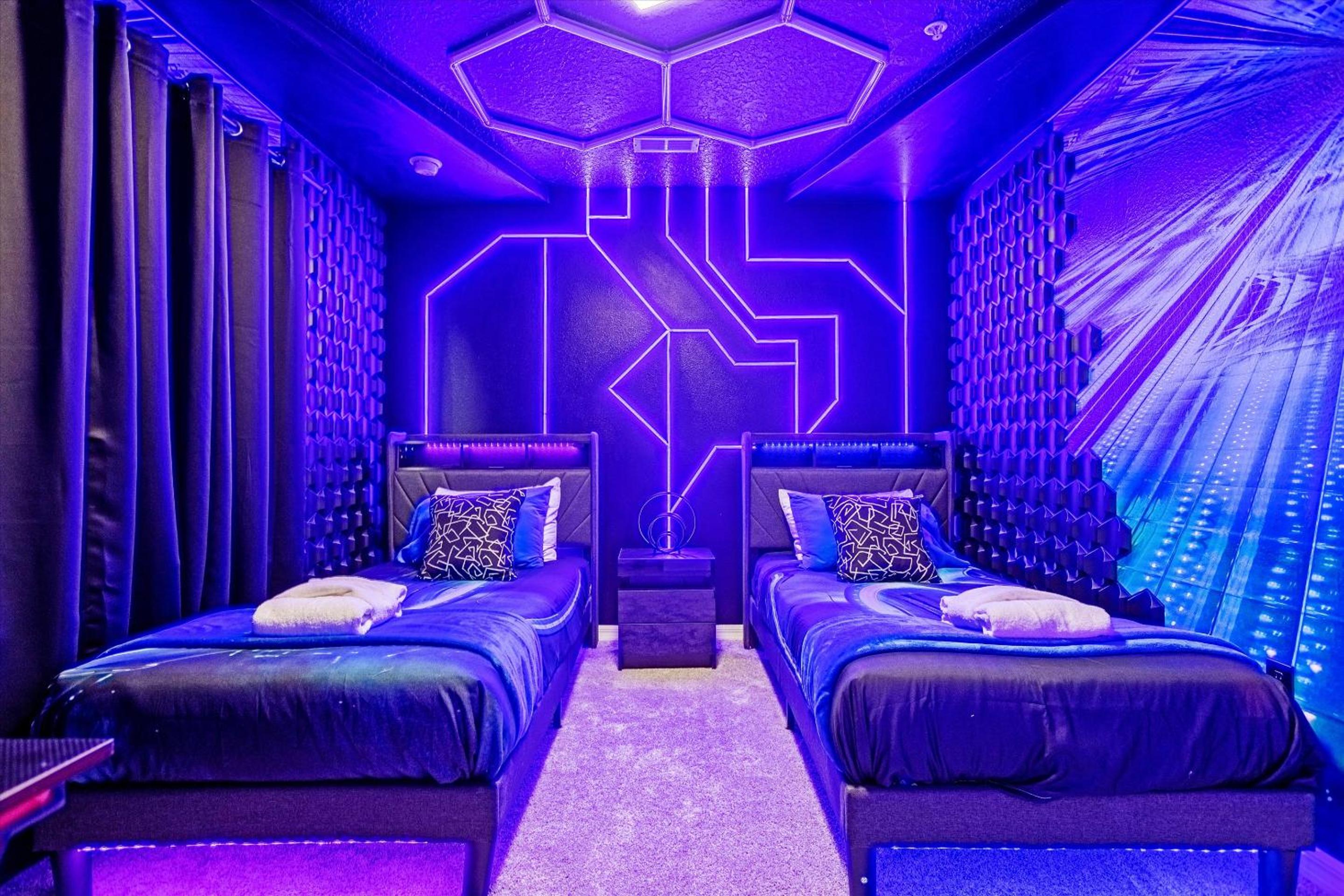 Brand NEW Sep 24 Avatar Tron Princess Themed 1220