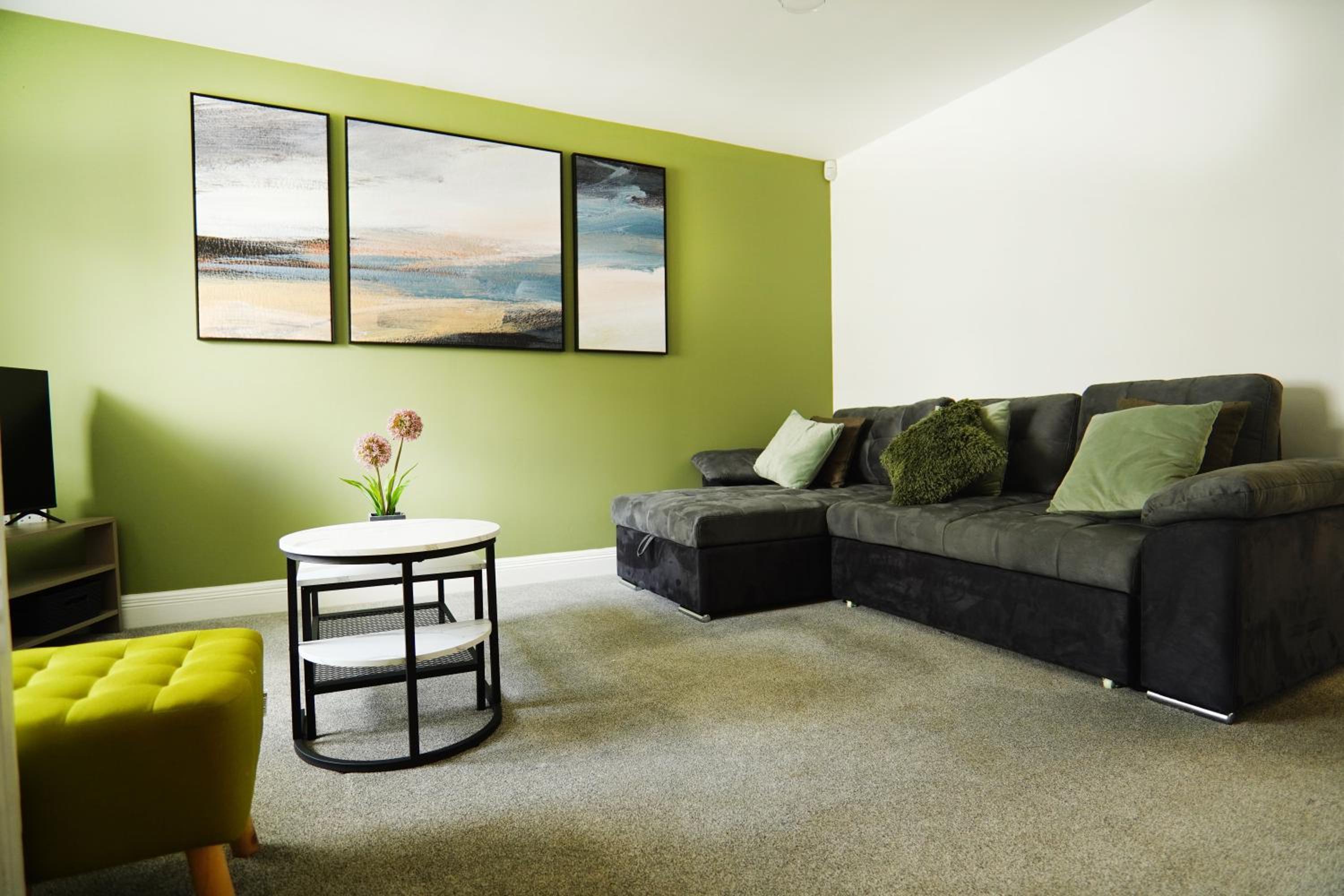 Bredon Court by Signature Stays - Modern - Beach - Parking view 3
