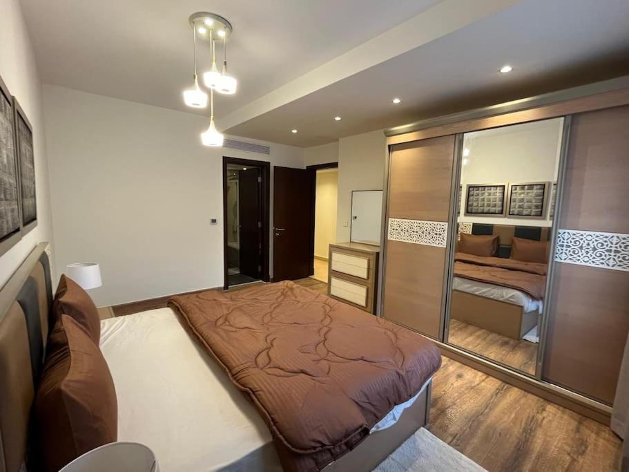 3-Bedroom CFC Walking To Mall