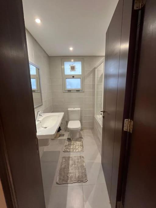 3-Bedroom CFC Walking To Mall