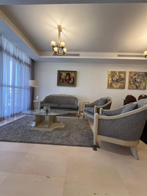 3-Bedroom CFC Walking To Mall