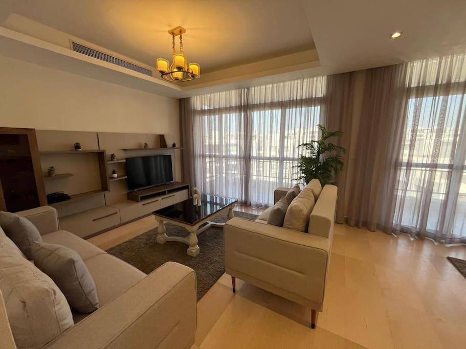 3-Bedroom CFC Walking To Mall