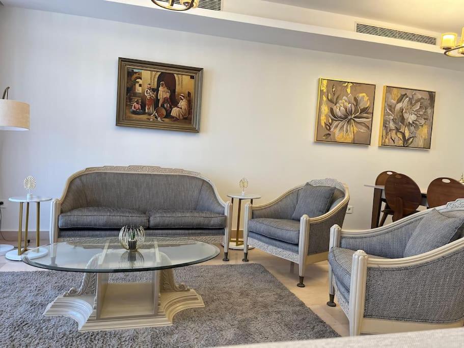 3-Bedroom CFC Walking To Mall