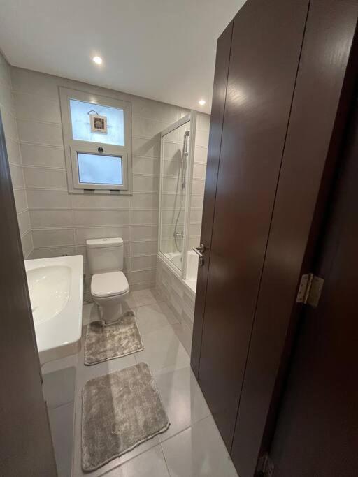 3-Bedroom CFC Walking To Mall
