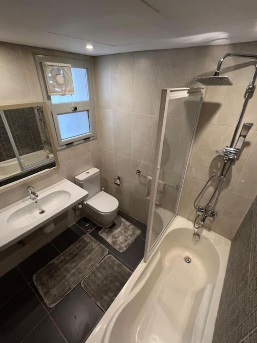 3-Bedroom CFC Walking To Mall