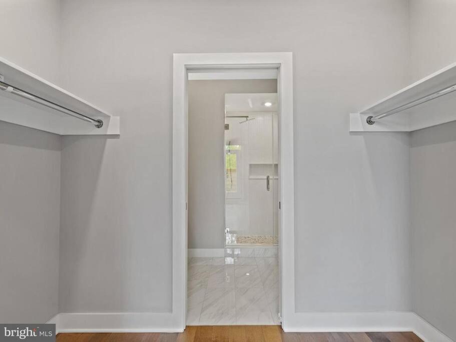 Upscale 3BDR Penthouse with Rooftop TV and Stunning Capitol and Monument Views Near Popular H Street Corridor Parking Included Free Cancellation photo 2