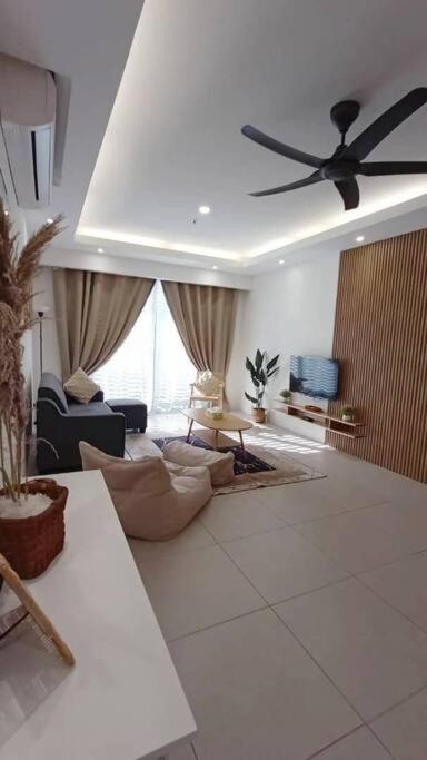 Yumi Staycation 3R2B, Doncaster Residence photo 1
