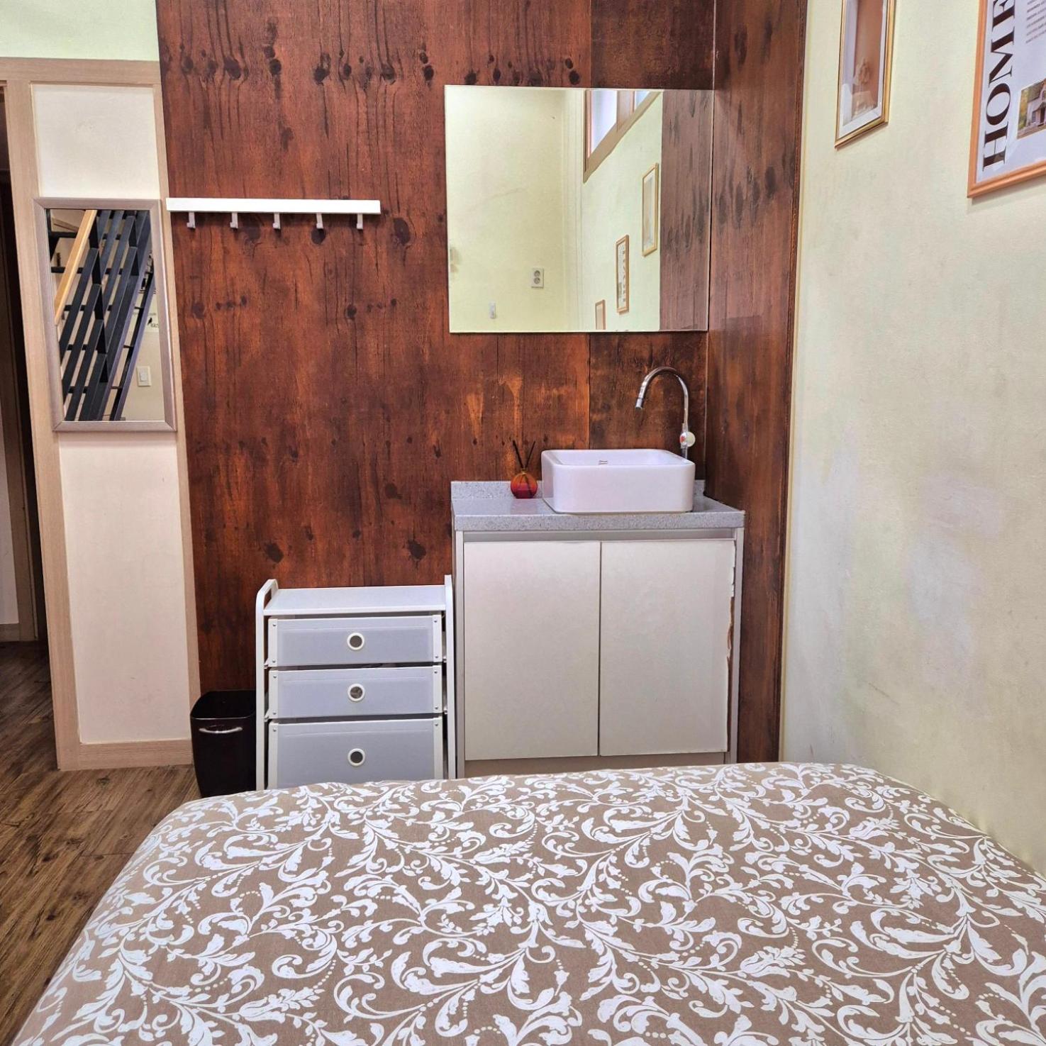 Roi Guesthouse