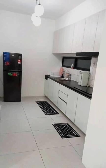 Yumi Staycation 3R2B, Doncaster Residence