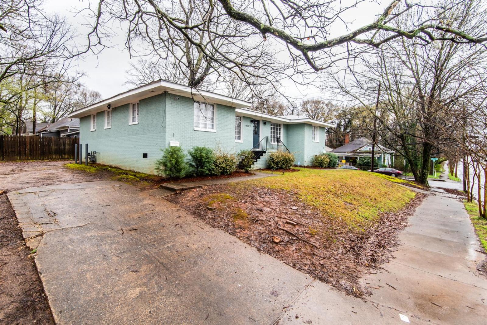 Spacious Duplex in Vibrant West End Atlanta view 2