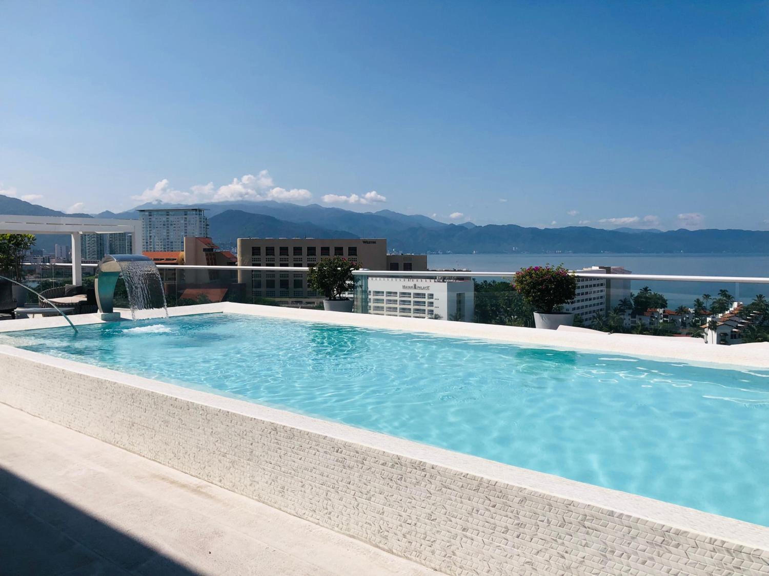 Luxurious Oceanfront condo with Unmatched Panoramic Views view 5