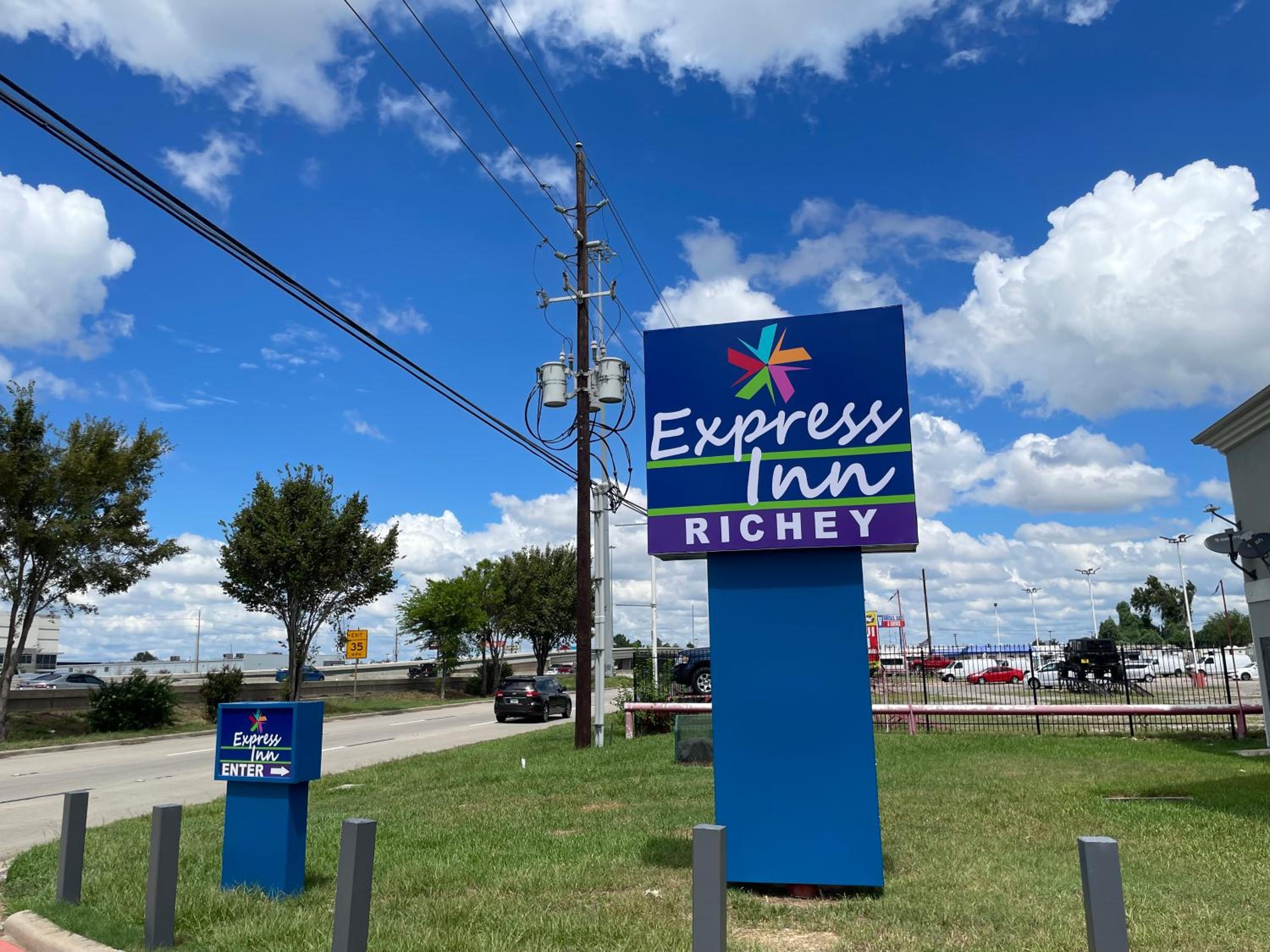 Express Inn - Richey - Image 2