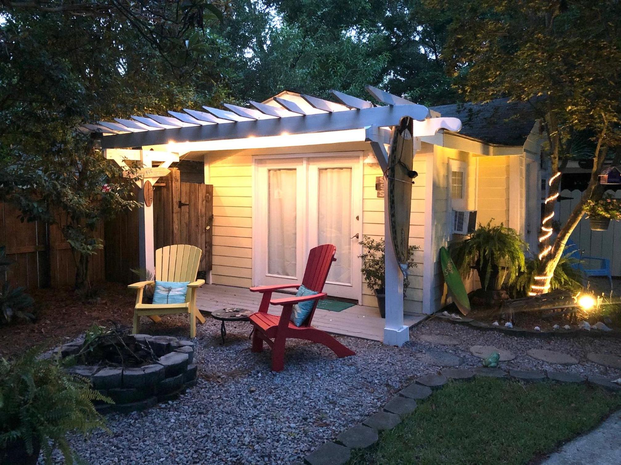 Romantic Beach Style Cottage close to everything! view 4