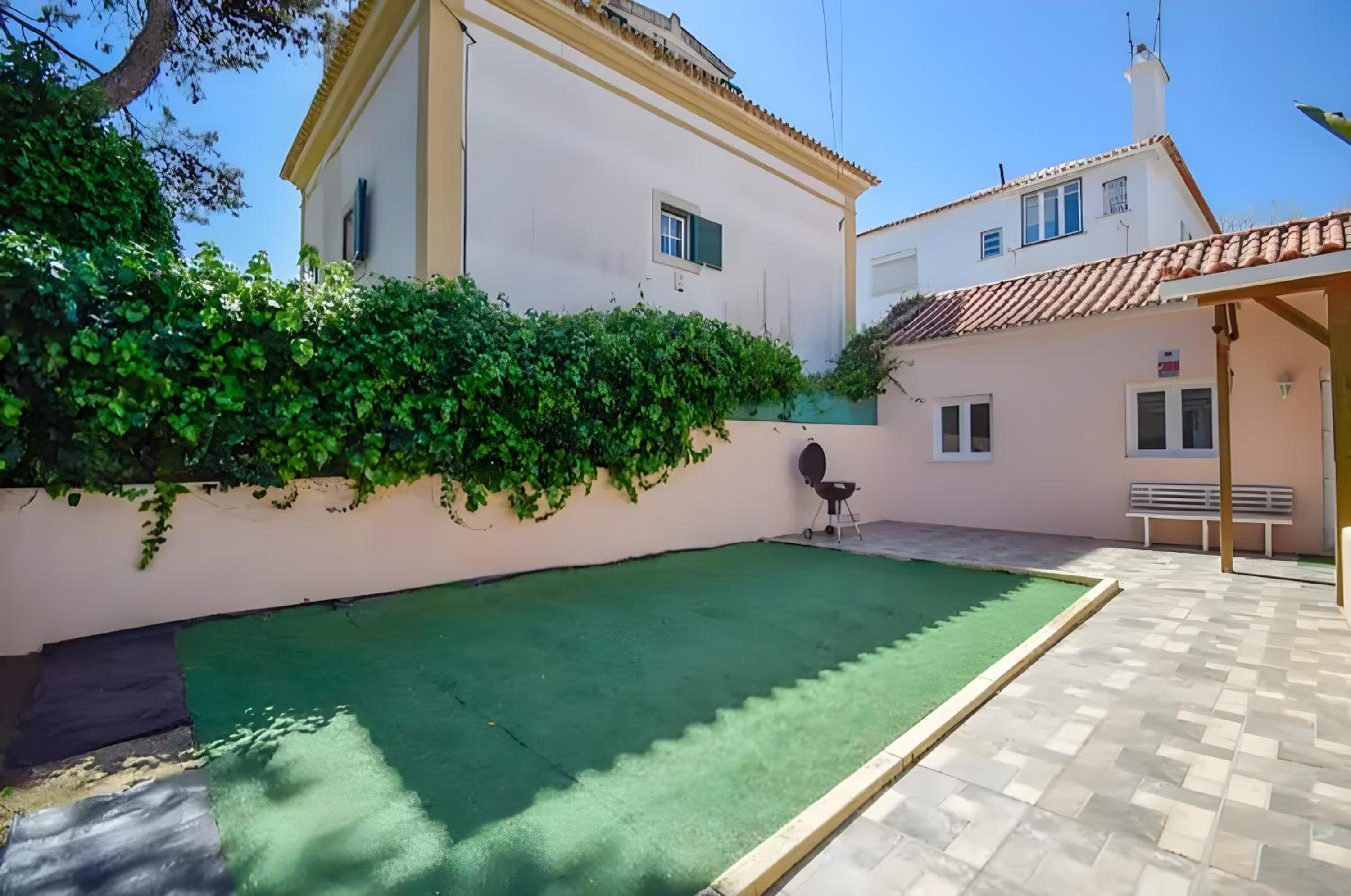 Casinha da Parede - 5 min from the beach view 2