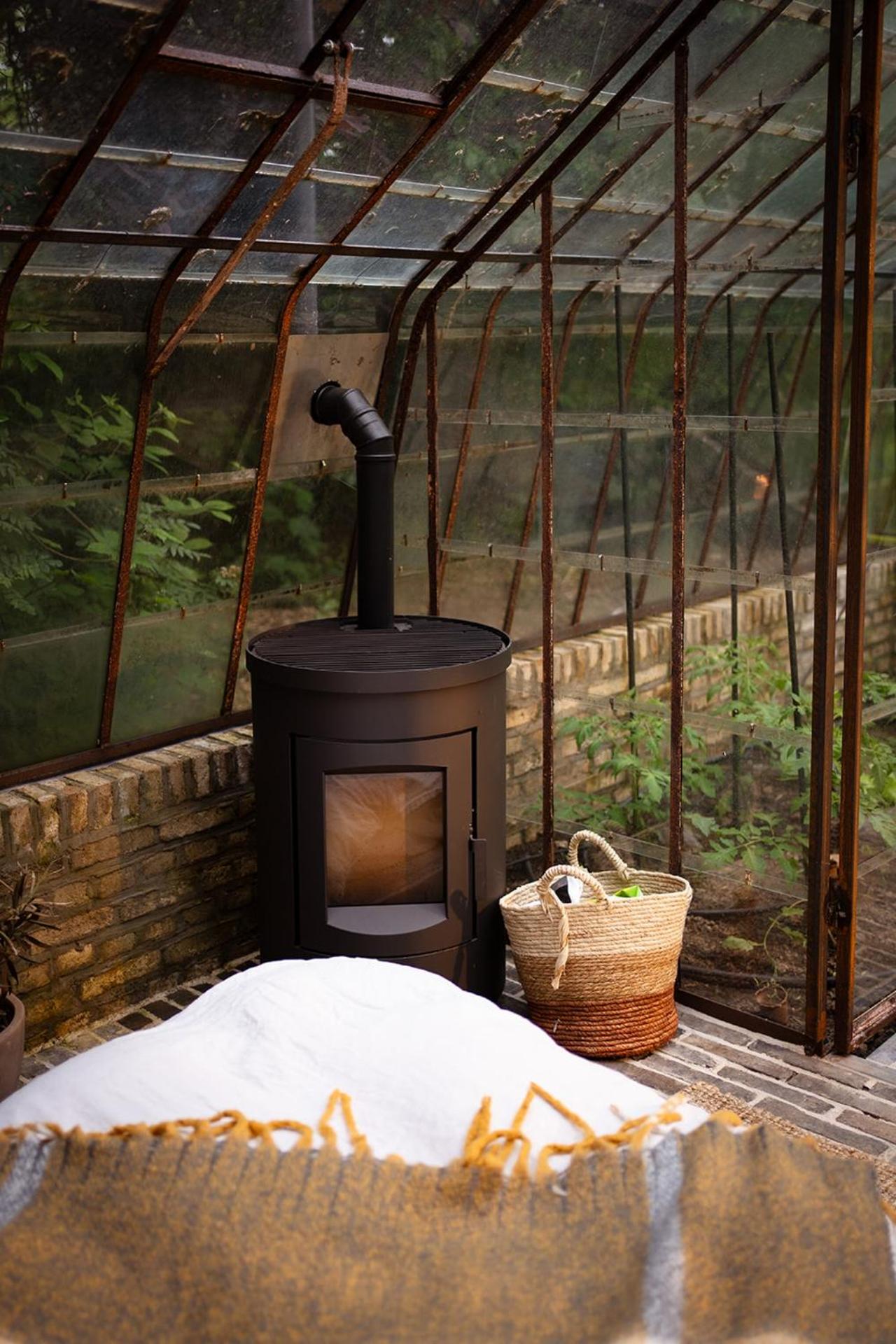 La Petite Foret Cottage in Brussels Countryside