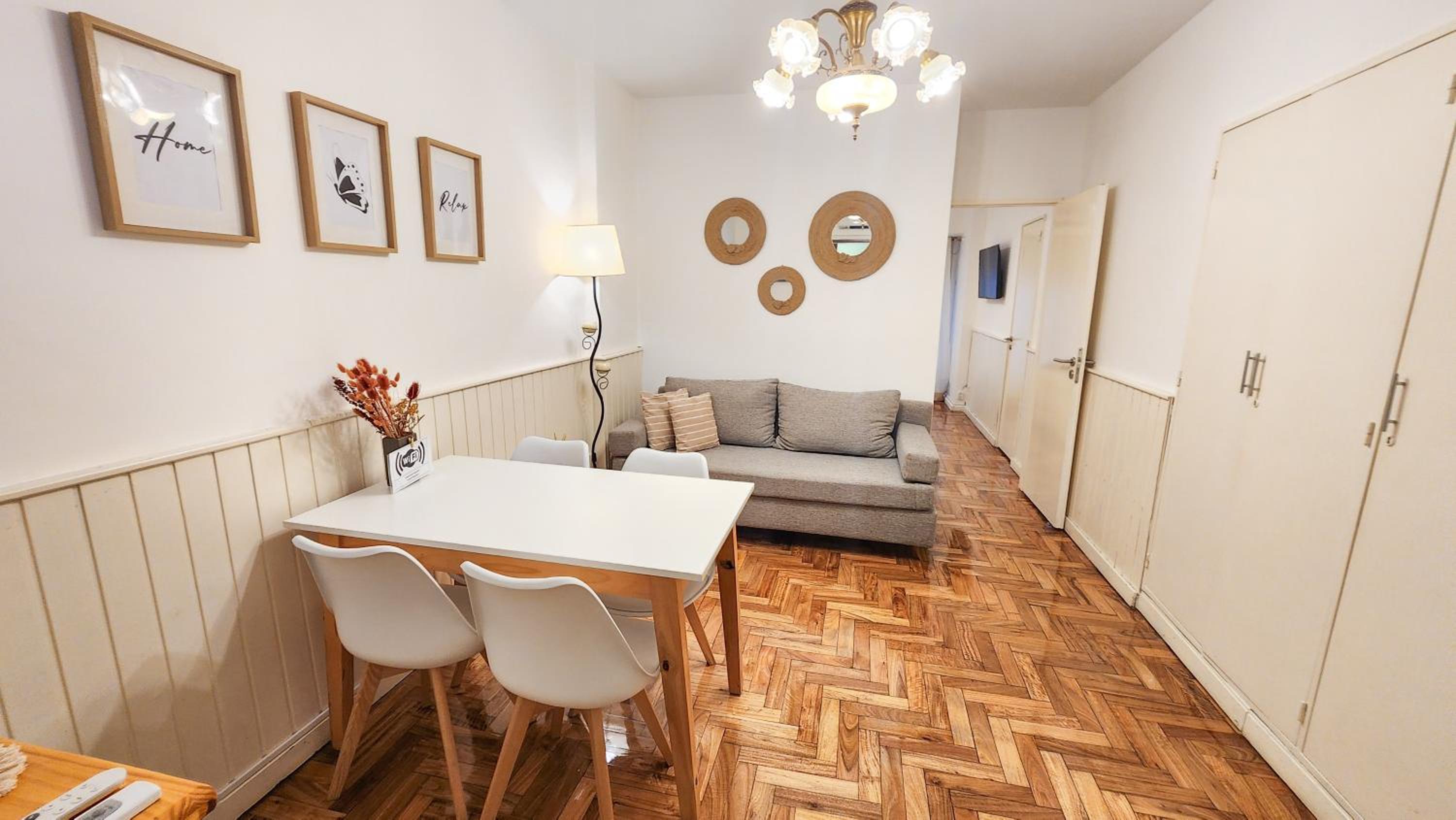 Apartamento Excepcional Ubicación sobre avenida 9 de Julio cerca del Obelisco