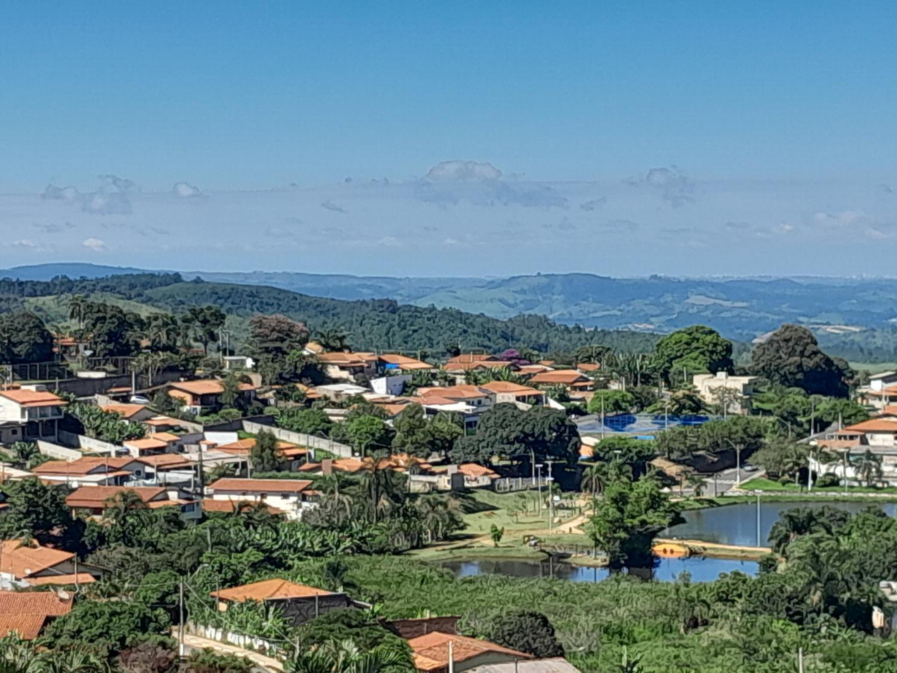 RECANTO K9 - SERRA NEGRA SP. No verão e no inverno