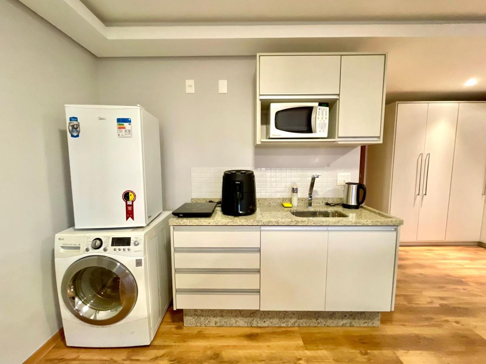 Flat Amplo para 4 Pessoas com Lavadora e Airfryer