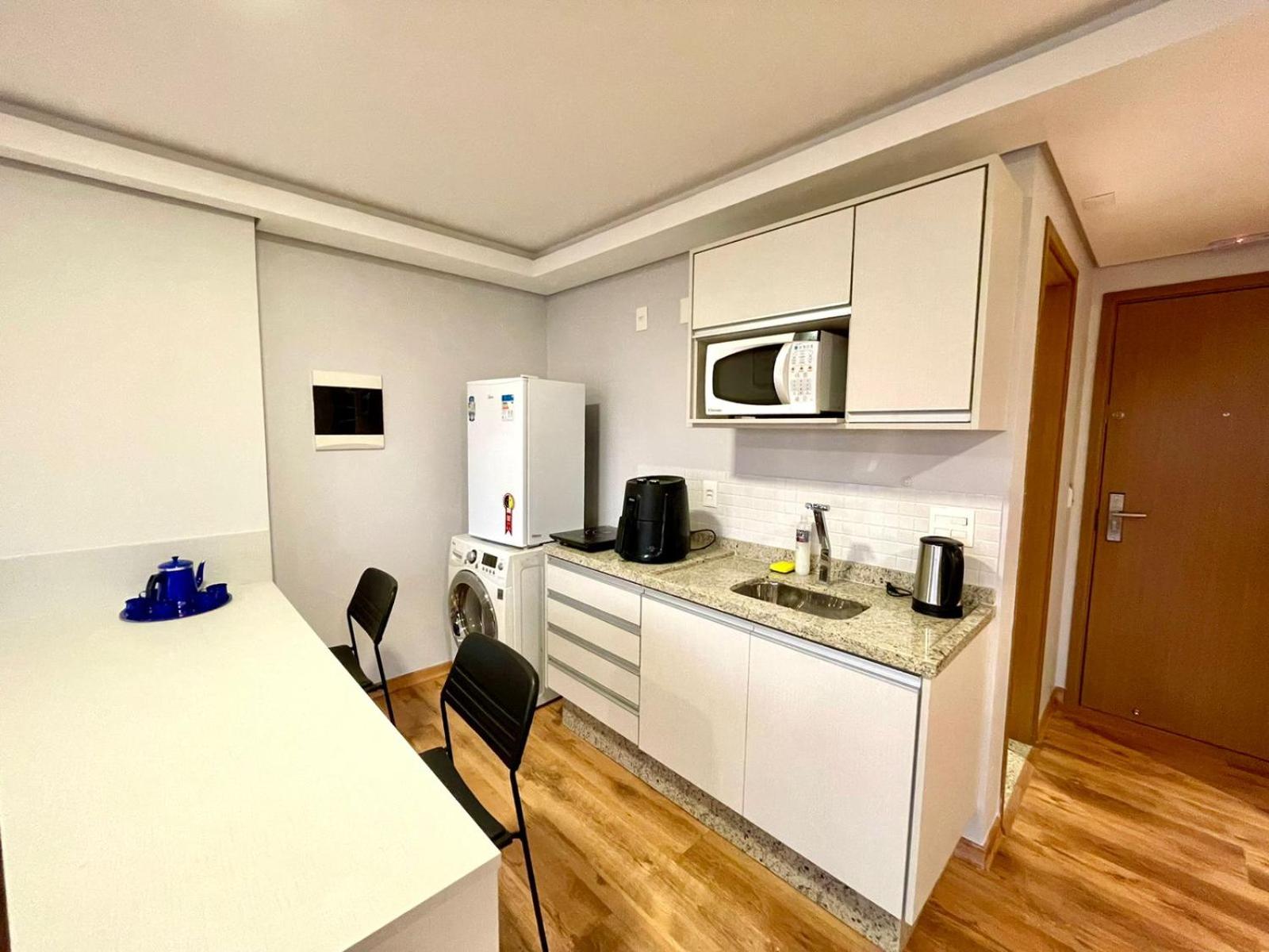 Flat Amplo para 4 Pessoas com Lavadora e Airfryer