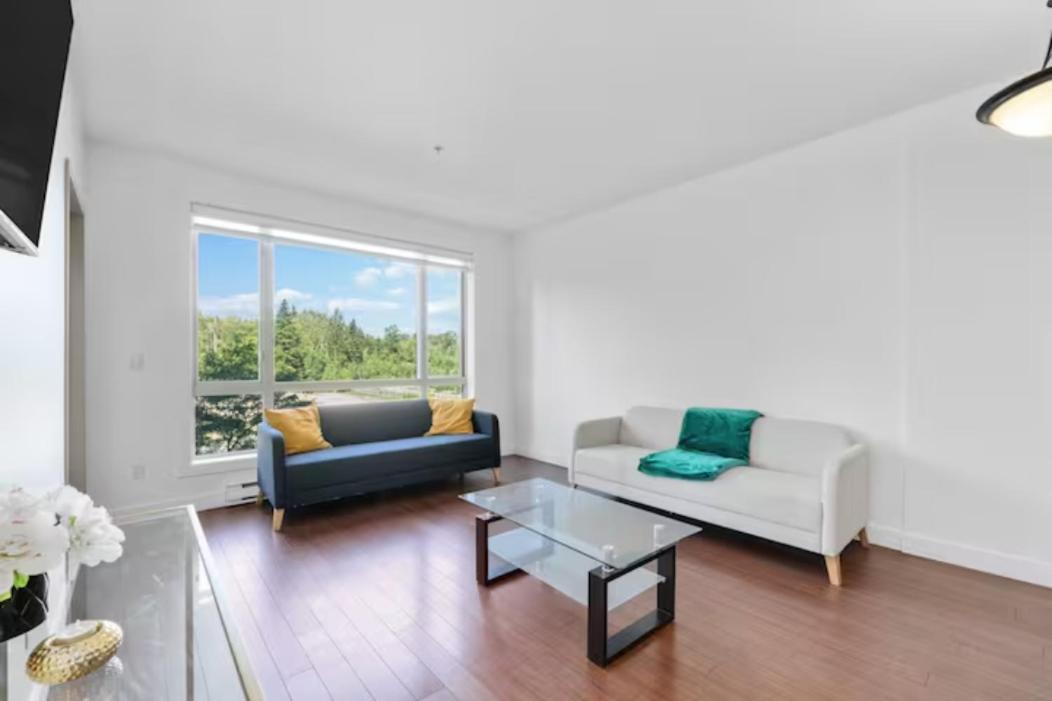 Private Apartment with 2 queen beds, living area and 2 washrooms including laundary