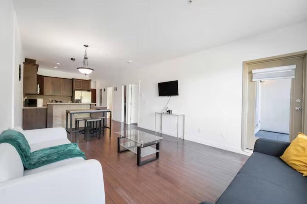 Private Apartment with 2 queen beds, living area and 2 washrooms including laundary