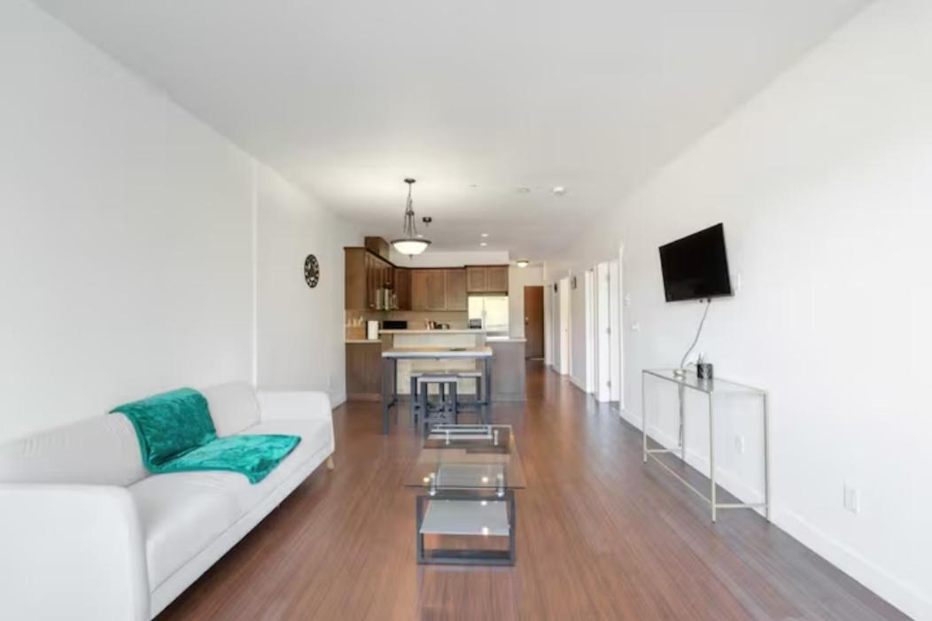 Private Apartment with 2 queen beds, living area and 2 washrooms including laundary