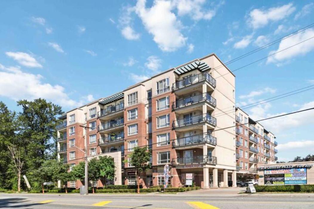 Private Apartment with 2 queen beds, living area and 2 washrooms including laundary