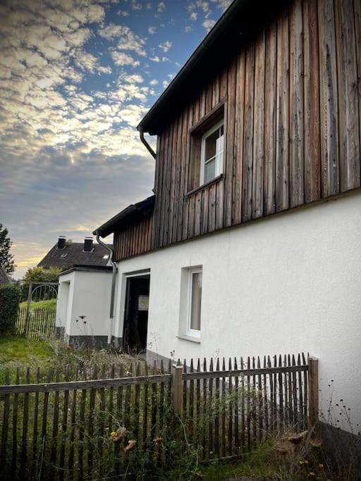 Ruhiges Lay-Haus in der Vulkaneifel, bis zu 7 Personen mit Terrasse, Garten und Kamin view 5