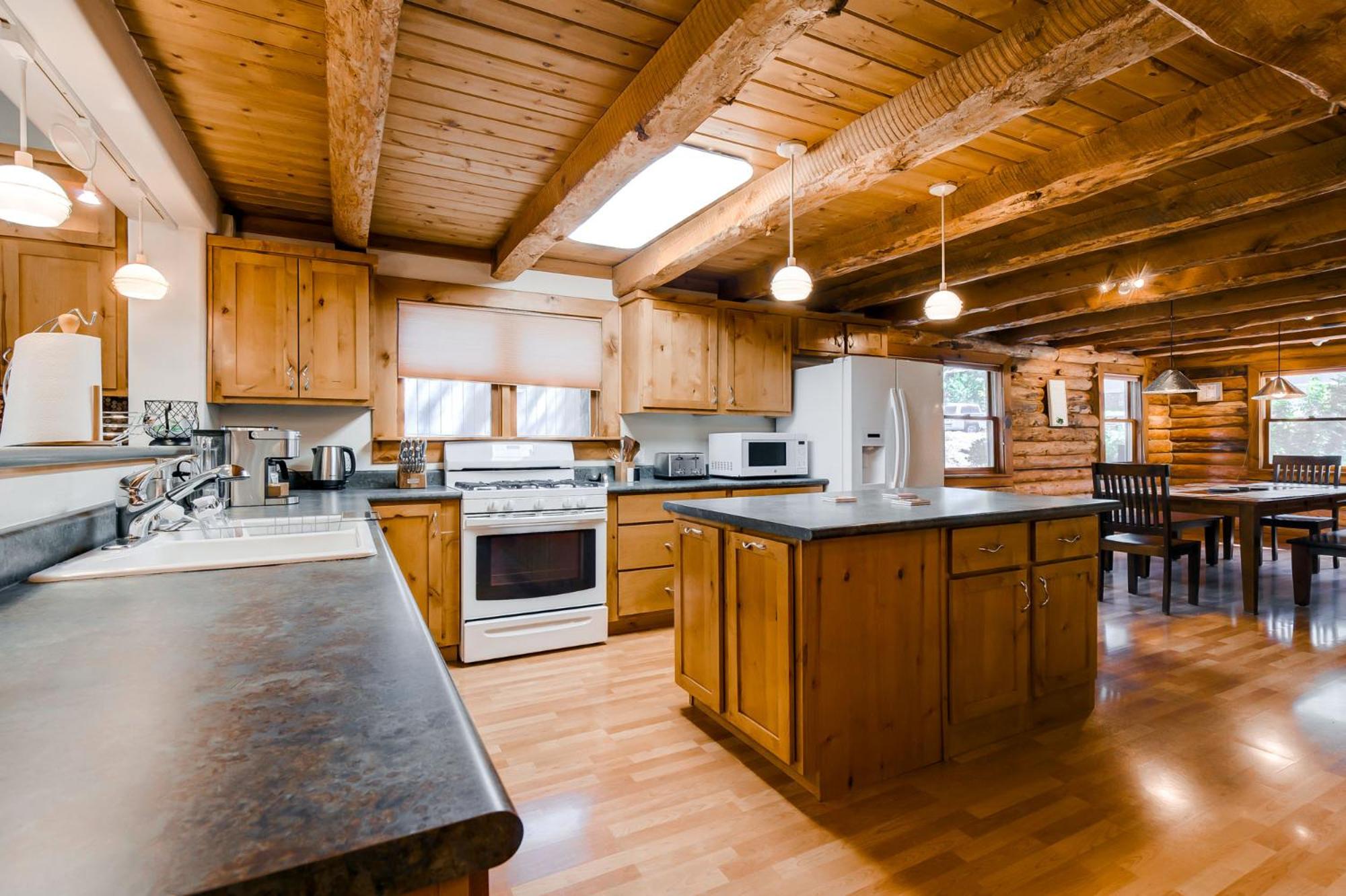 Stunning White Pines Cabin in Flagstaff view 5