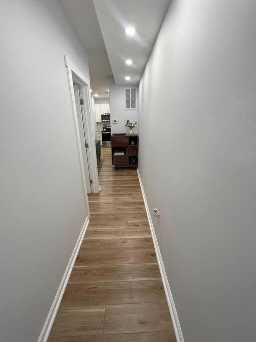 2BR Columbia Heights APT Walk 2 Metro & Shops, photo 14