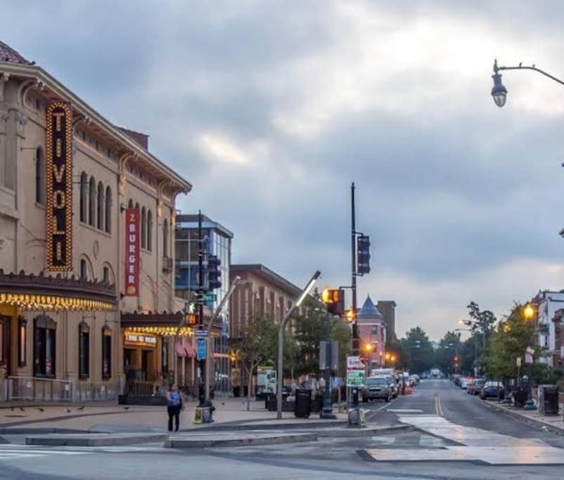 2BR Columbia Heights APT Walk 2 Metro & Shops photo 5