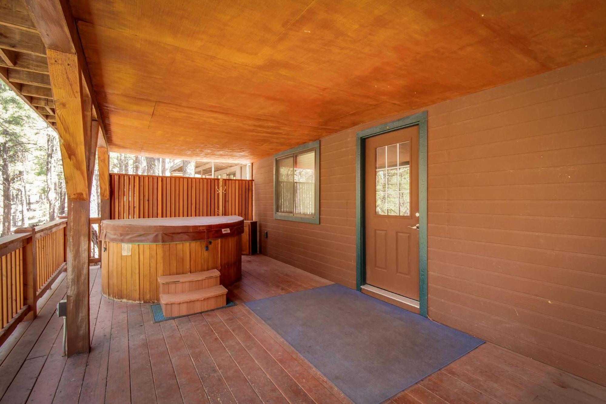 Stunning White Pines Cabin in Flagstaff view 3