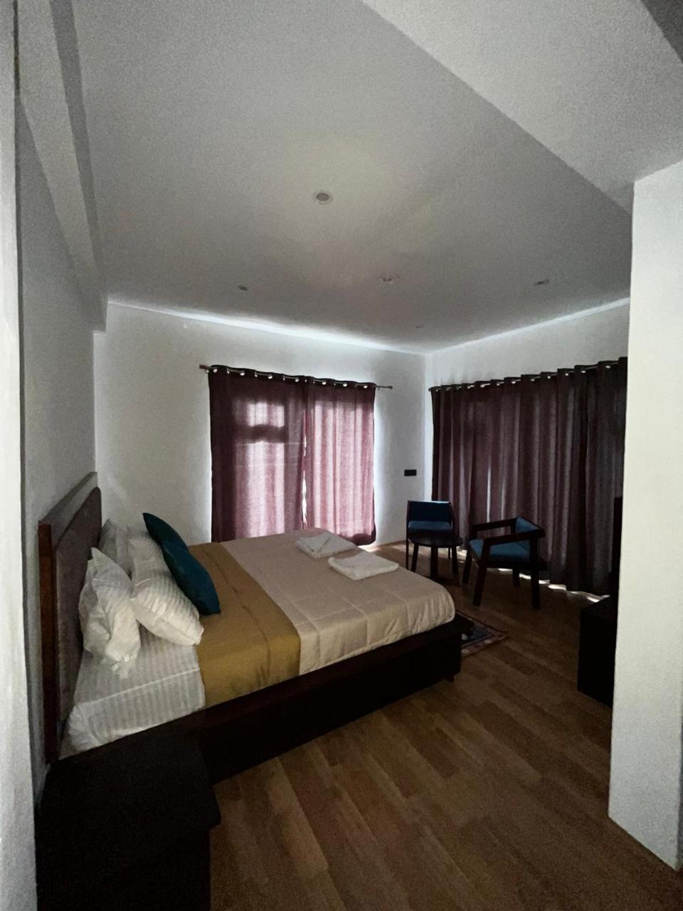 Photo 8