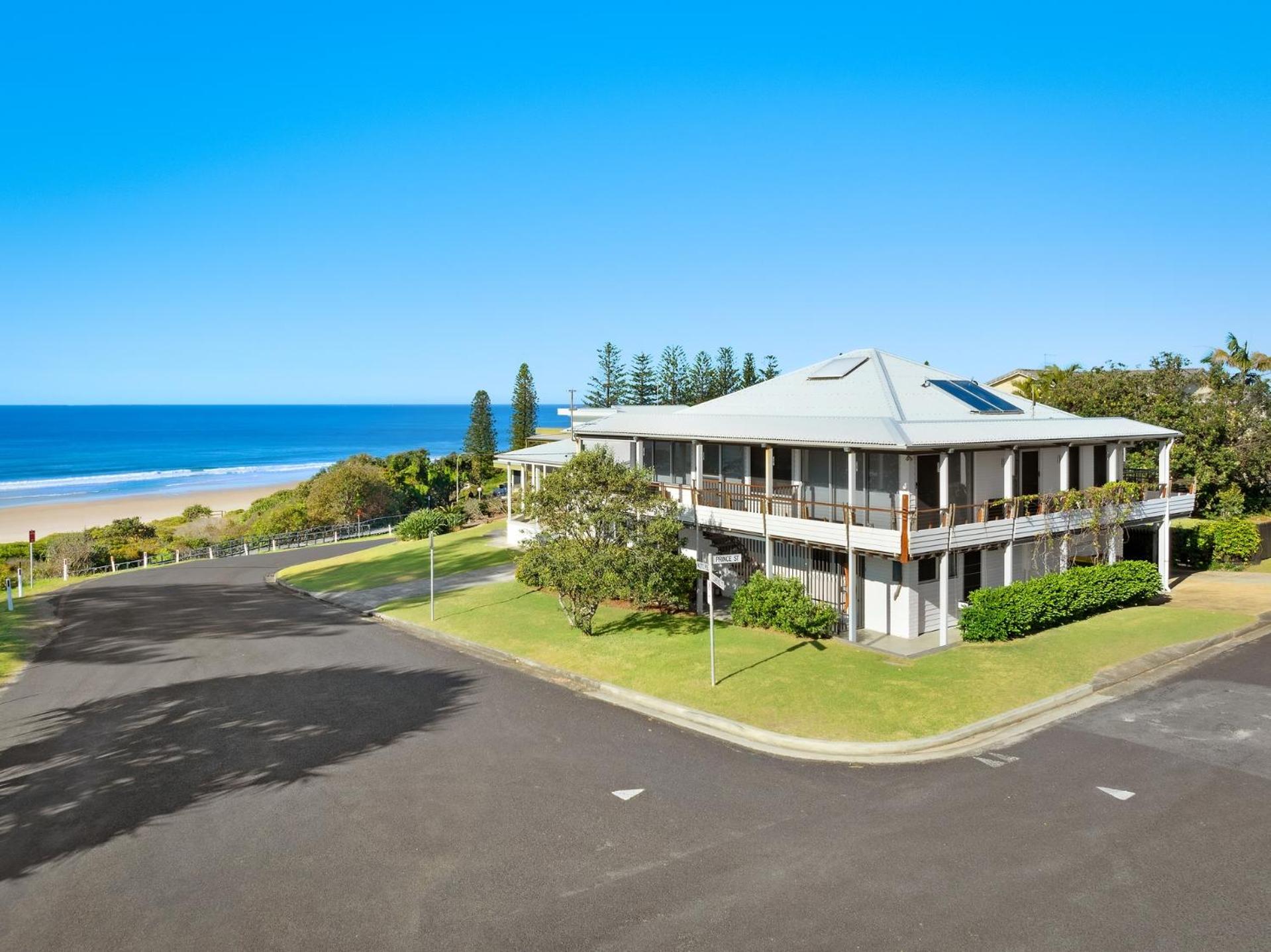 Spindrift Lowerdeck BEACH FRONT location! Wifi+++
