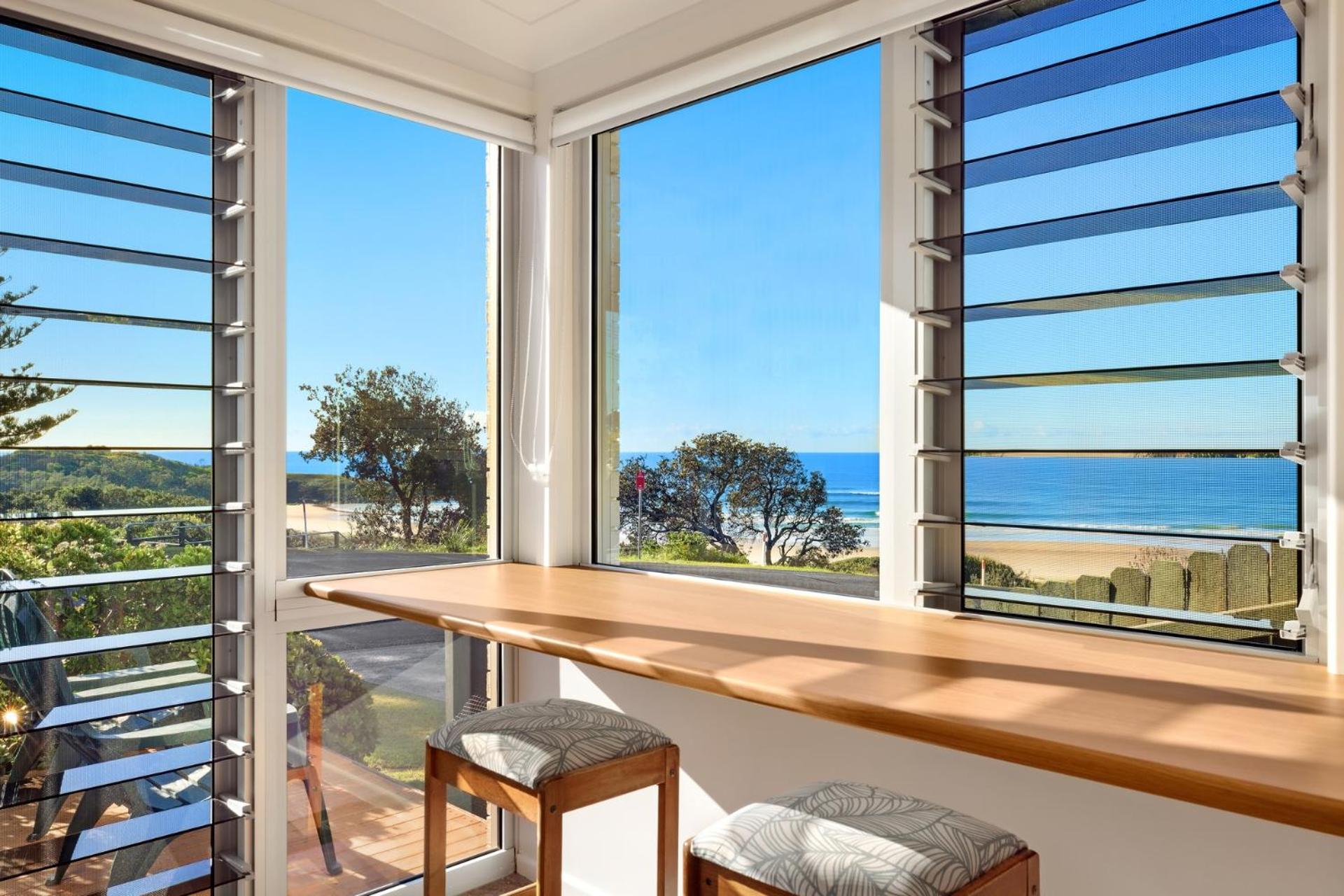 Spindrift Lowerdeck BEACH FRONT location! Wifi+++
