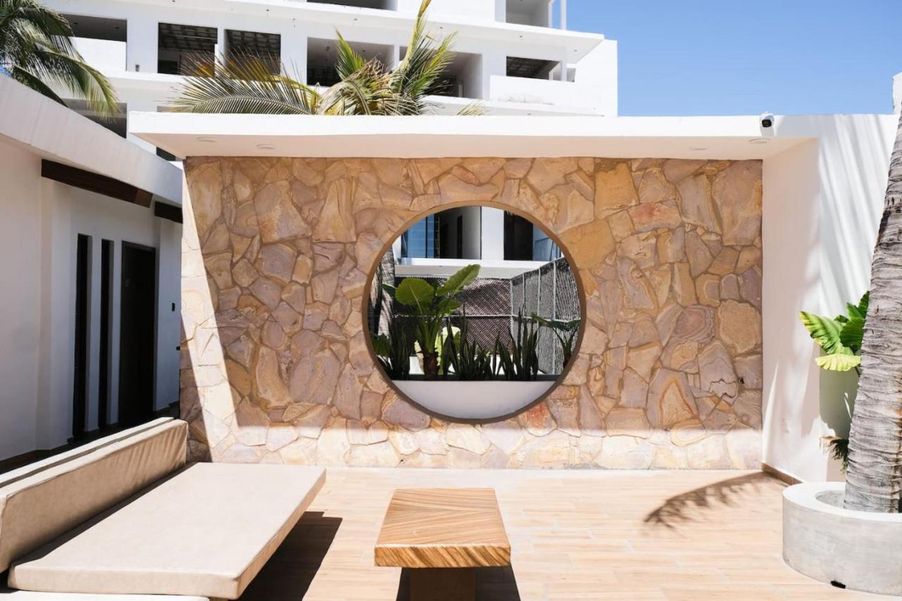 Walkable Vacation Gem 2BR1BA Office view 4