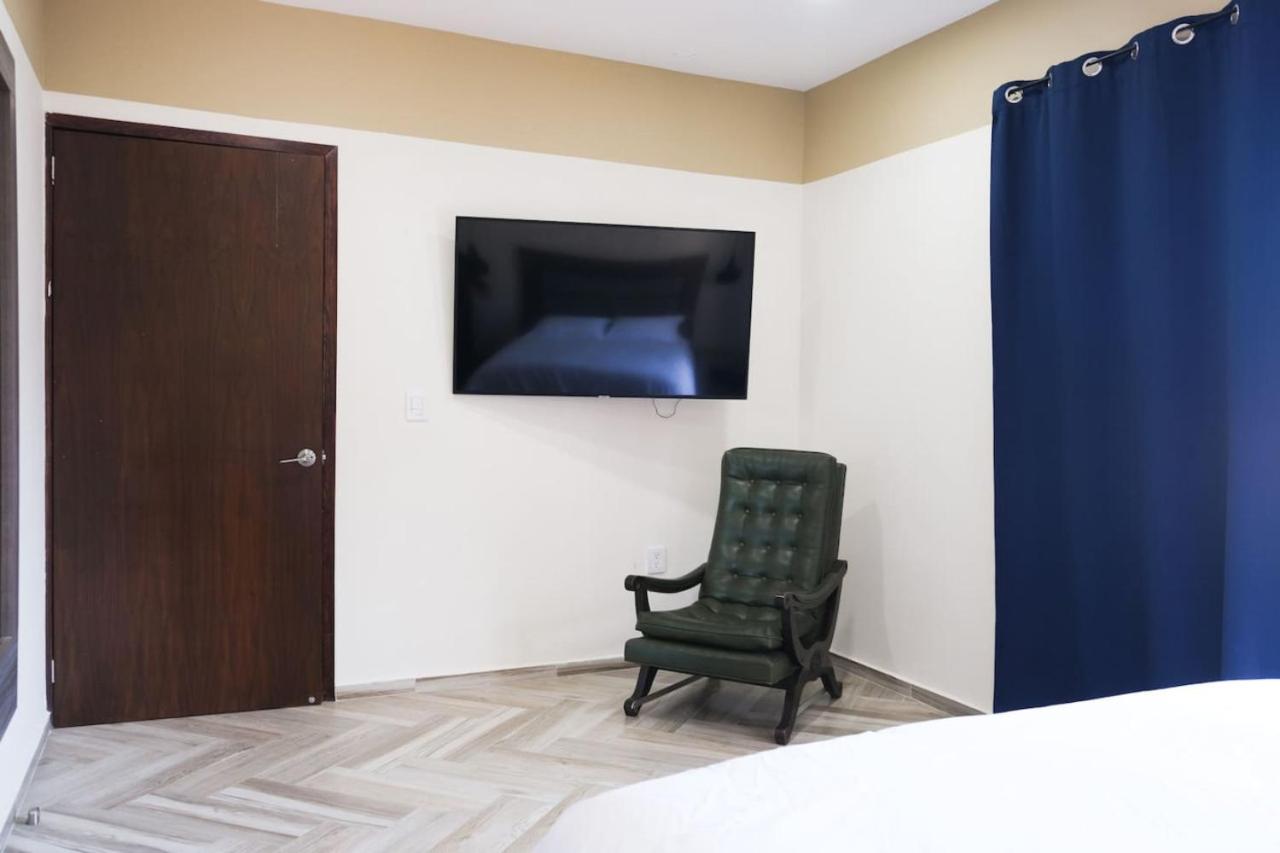 Enjoy Waves History and Comfort 2BR - 6 Guests view 5