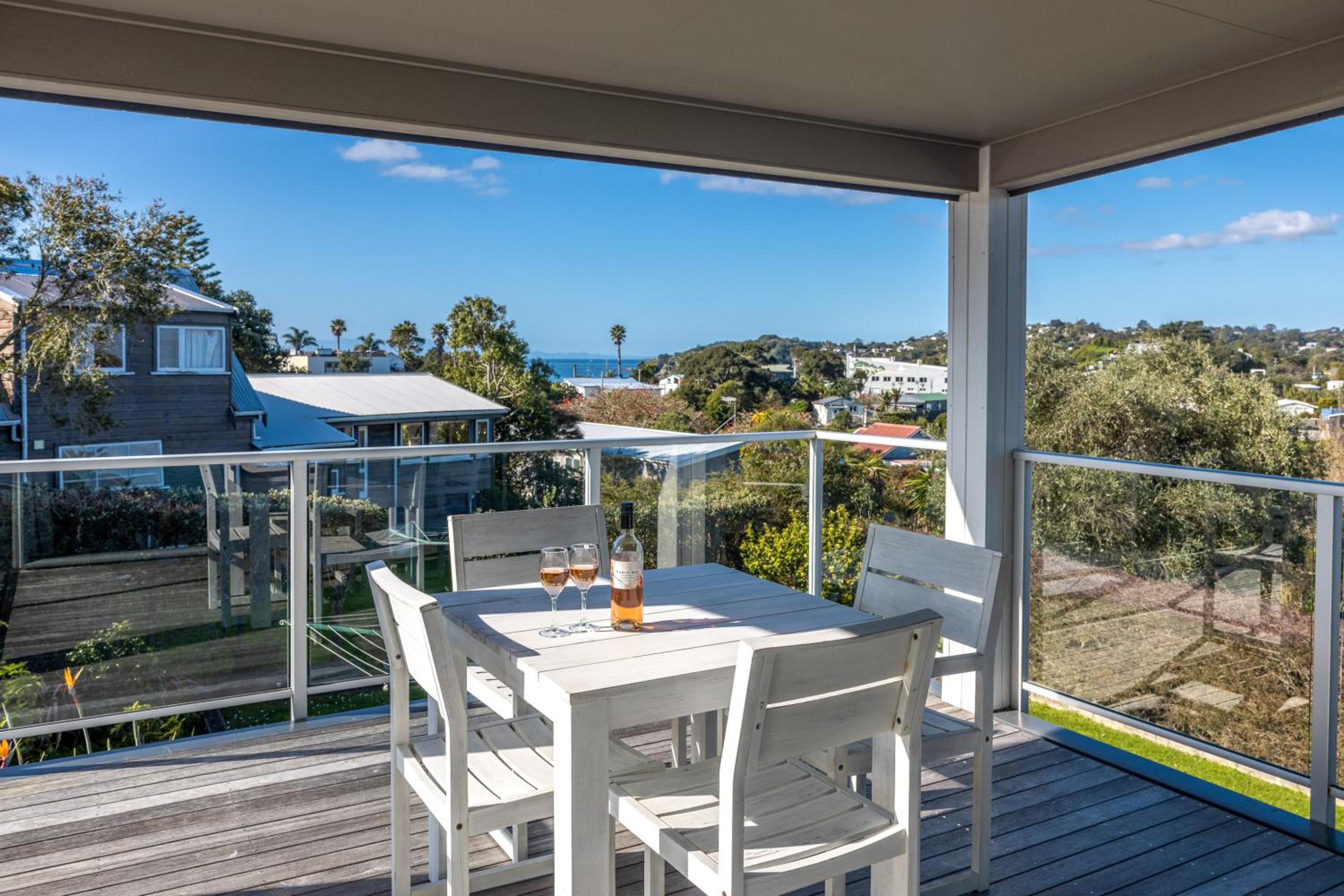 Bella Seven- Stay Waiheke view 3