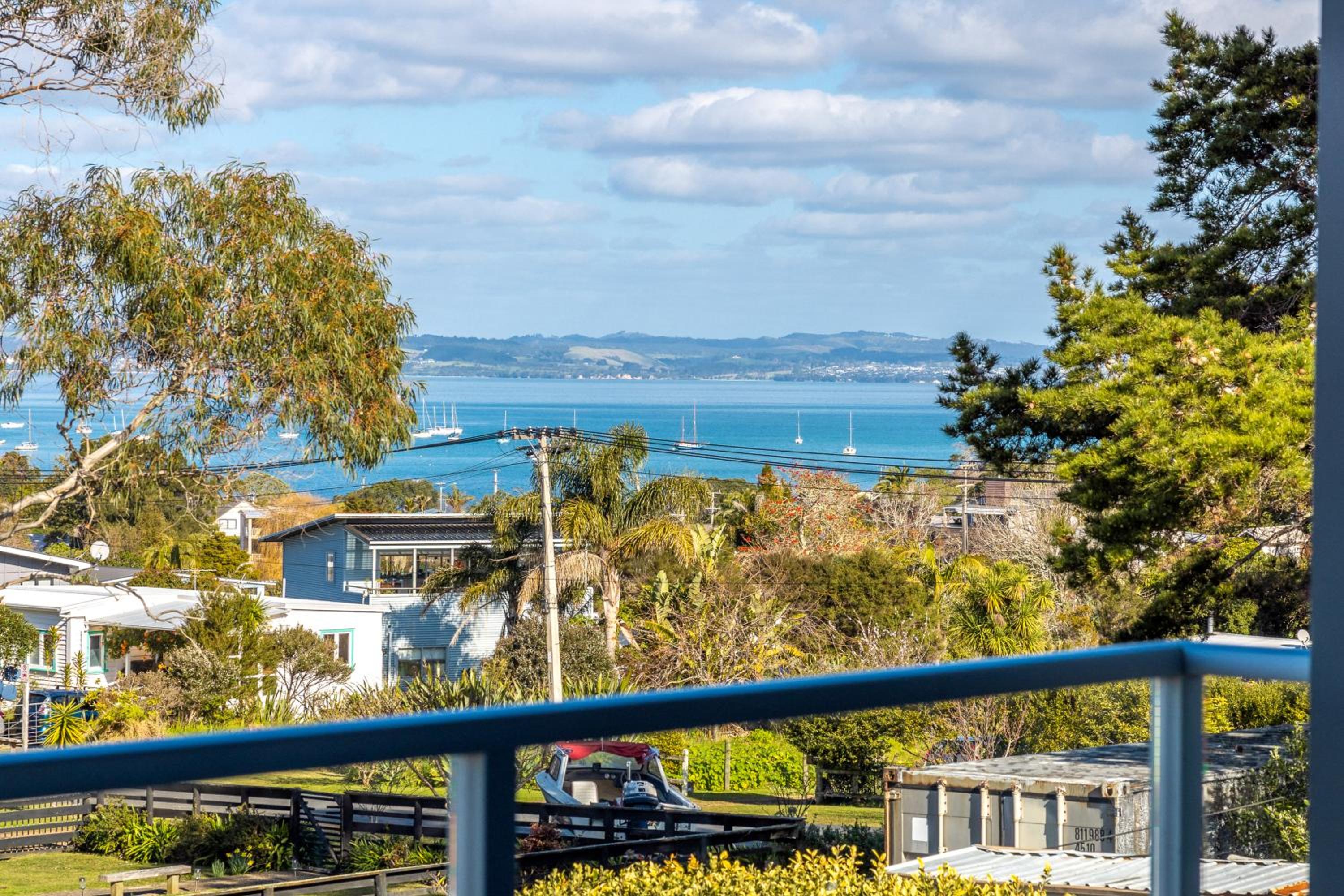 Bella Seven- Stay Waiheke view 4