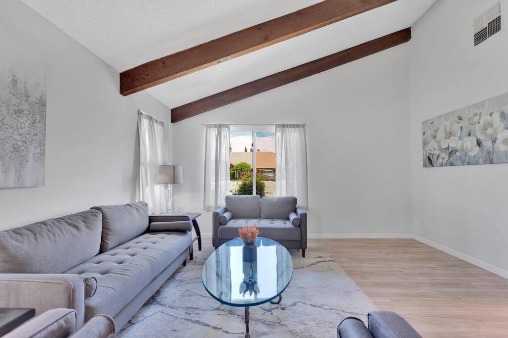 High Desert Dream on the Fairway WiFi Smart TVs view 2