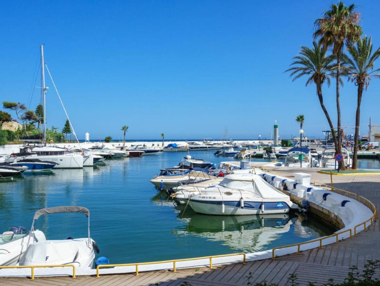 Lovely 2 bedroom apt near golf Los Lagos Elviria view 3