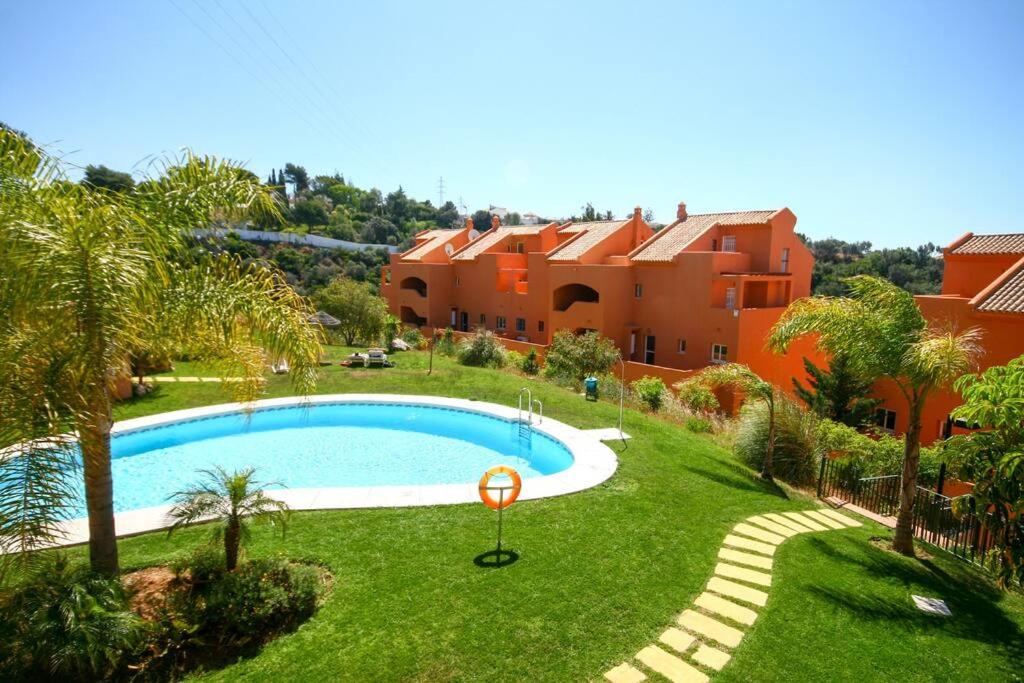 Lovely 2 bedroom apt near golf Los Lagos Elviria view 4